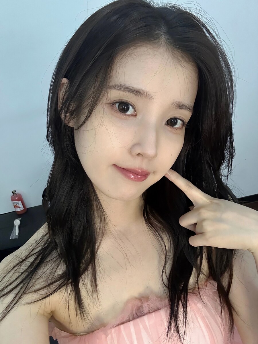 2025.07.10 아이유 베리즈 포스트_2.jpg