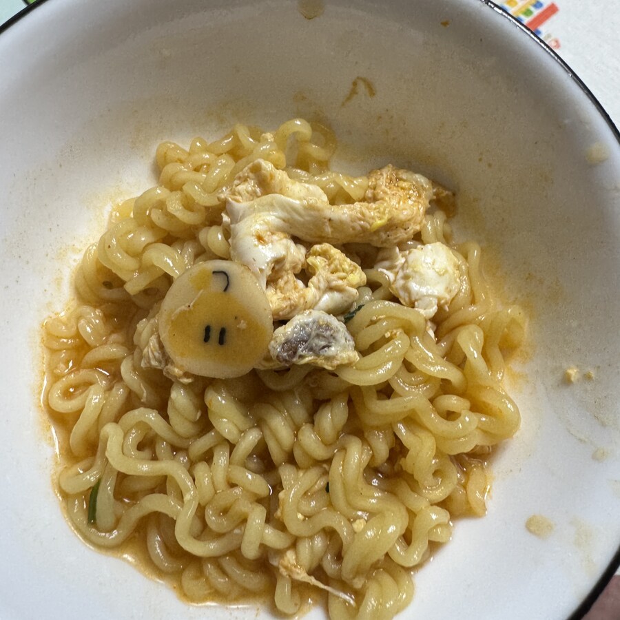 지인이 대전에서 사다준 꿈돌이 라면_6.jpg