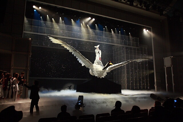 제이팝) 일본의 혼문을 막는 최고령의 무녀_3.jpg