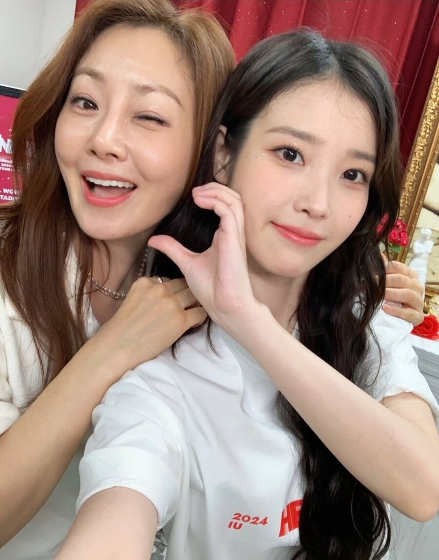 오나라, 아이유 서프라이즈 선물에 감동 "촬영장이 달달해"_7.jpg