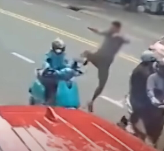베트남의 미1친놈_2.png