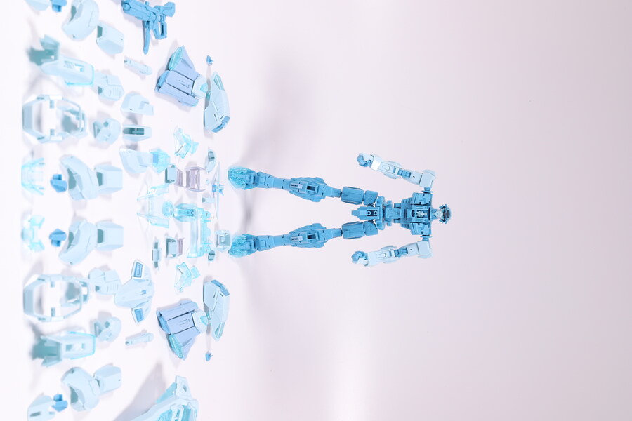 MG] 프리덤 건담 2.0 (크로스 콘트라스트 컬러 클리어 블루 Ver.)_15.jpg