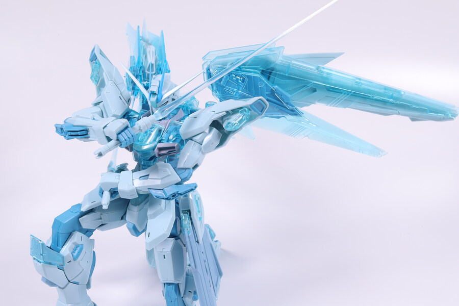 MG] 프리덤 건담 2.0 (크로스 콘트라스트 컬러 클리어 블루 Ver.)_35.jpg