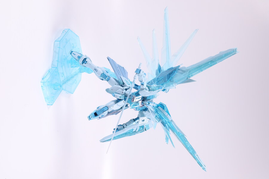 MG] 프리덤 건담 2.0 (크로스 콘트라스트 컬러 클리어 블루 Ver.)_39.jpg