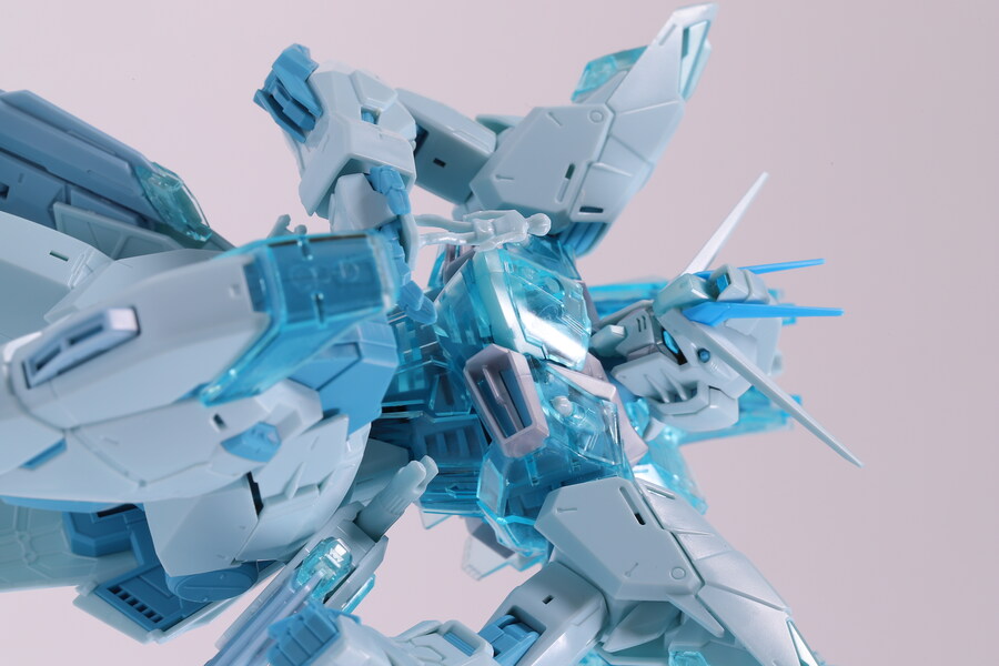 MG] 프리덤 건담 2.0 (크로스 콘트라스트 컬러 클리어 블루 Ver.)_46.jpg