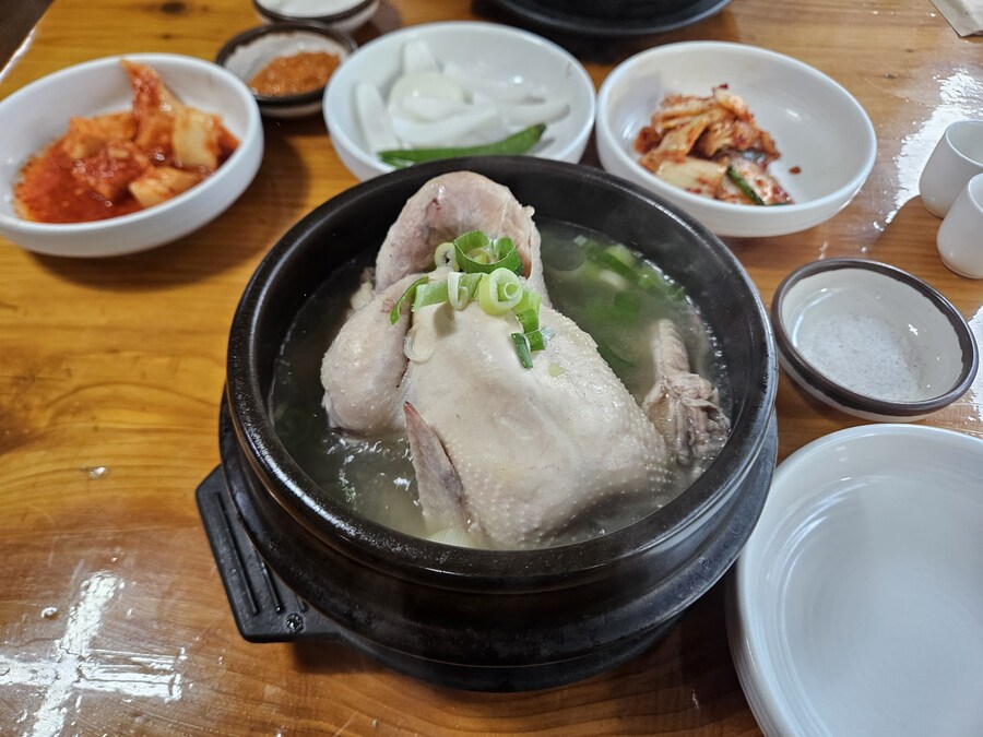 오늘 저녁에 삼계탕 먹었는데 머리카락 나왔었음_1.jpg