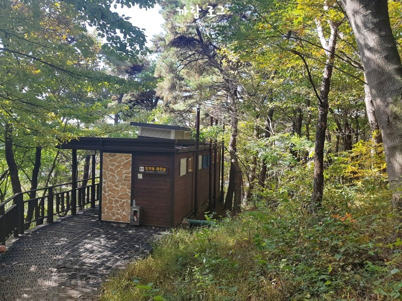 무등산 등산로에 새로 지어진 화장실 논란_1.png