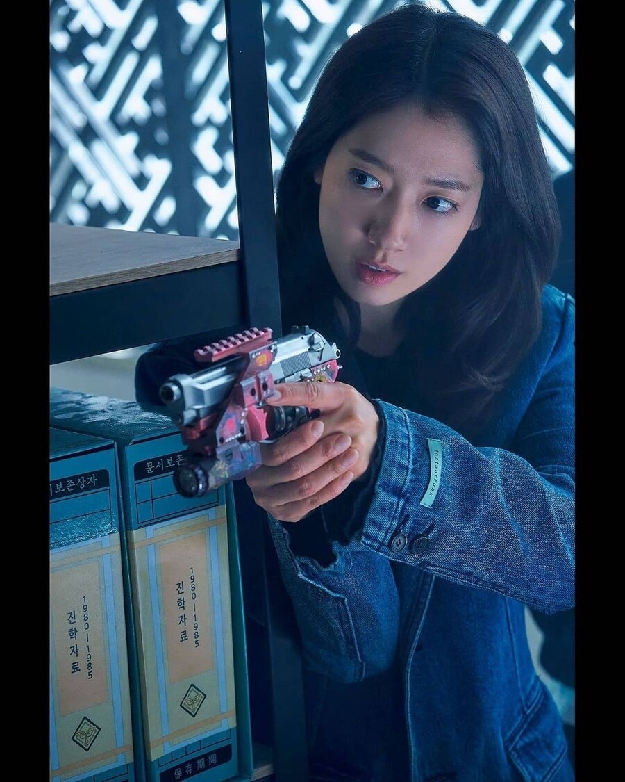권총에 뭐 많이 달았네_1.jpg