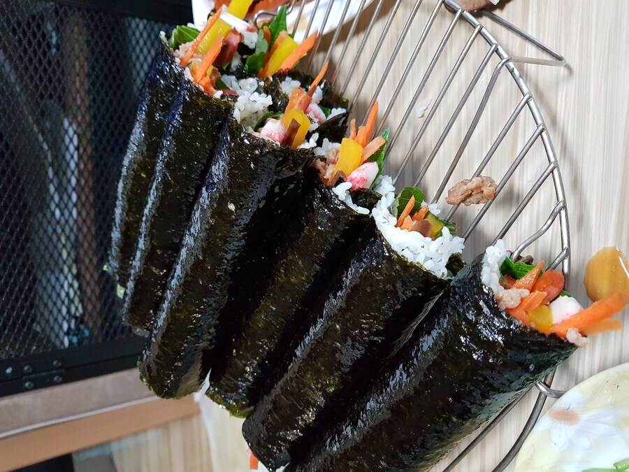 해외에서 난리난 15만원 짜리 김밥_2.jpg