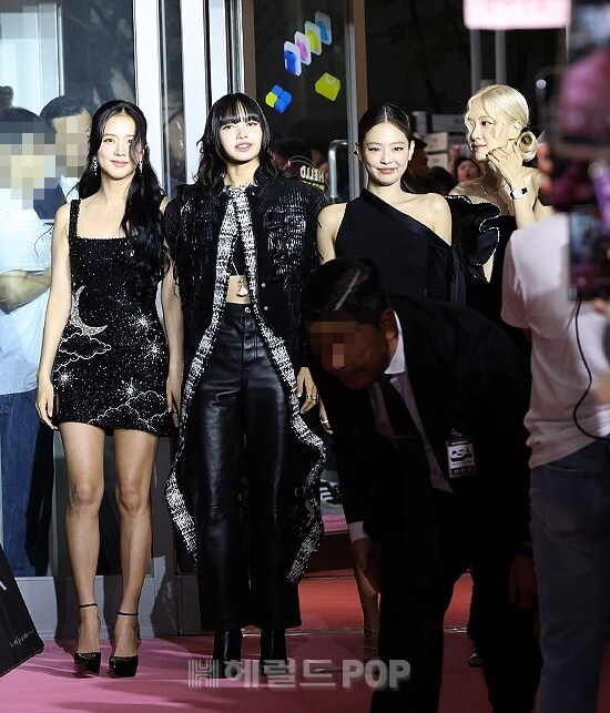 [팝업뮤직]걸그룹 월드투어 3대장 완성…블랙핑크·트와이스 그리고 르세라핌_1.jpg
