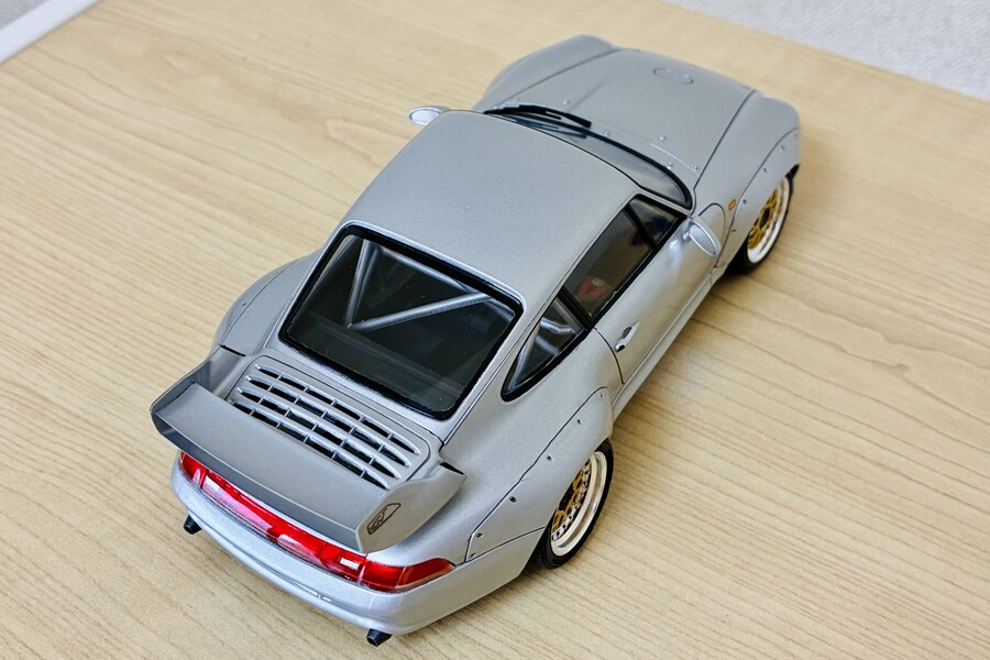 1/24 PORSCHE 911 GT2 ROAD VERSION CLUB SPORT_12.jpg