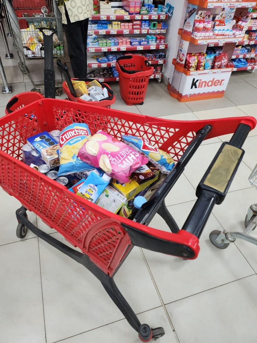 아프리카에서 먹는 신라면 12000원_21.jpg