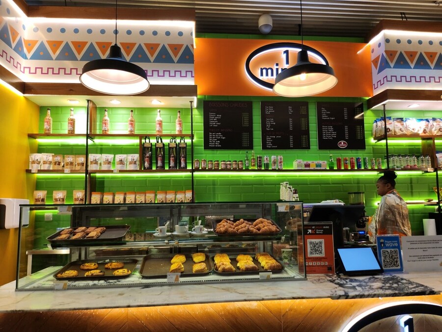 아프리카에서 먹는 신라면 12000원_38.jpg