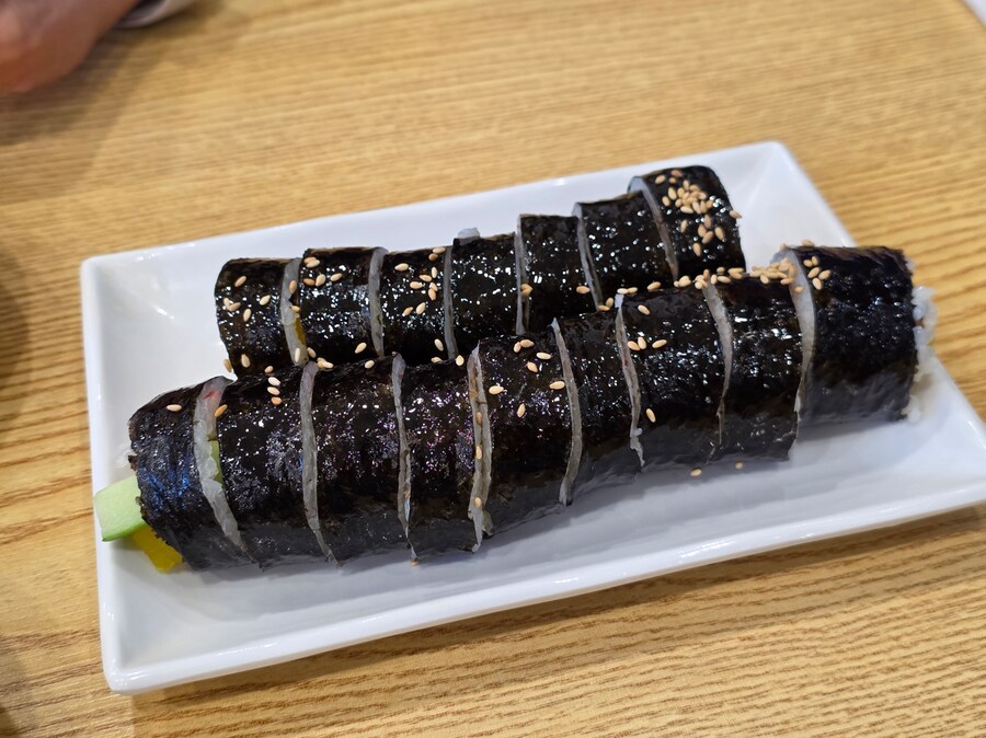 비빔국수와 김밥_3.png