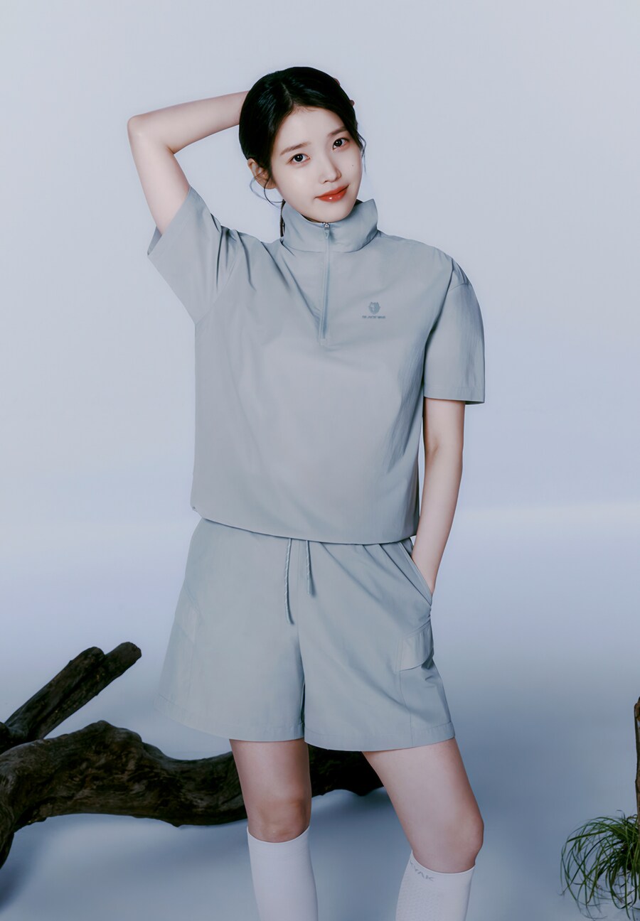 아이유 착용 효과 제대로 ‘그 반팔티’ 불티나게 팔린다_2.jpg
