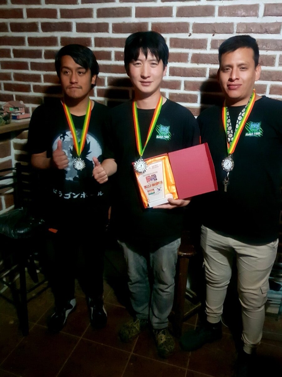 볼리비아 철권 태그대회 우승(딸기 김영준)_1.jpg