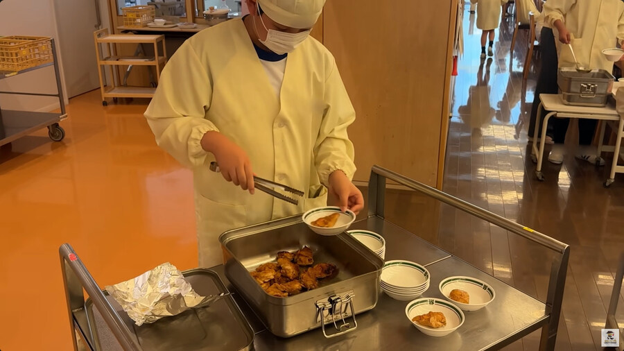 일본 초교의 급식 환경_51.jpg
