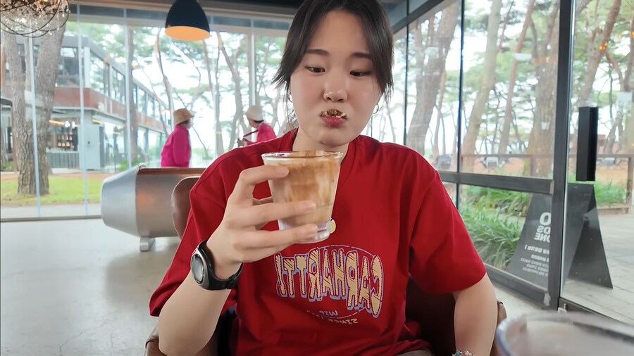 유튜브) k-홀란드가 한입만에 대처하는 방법_3.png