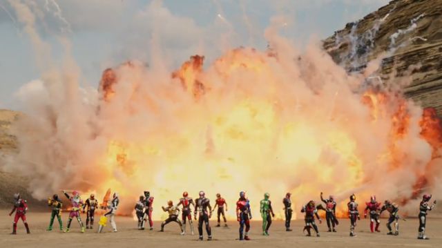 [가면라이더 파이즈, 블레이드] 단역 괴인을 덮치는 오버킬.gif_6.png