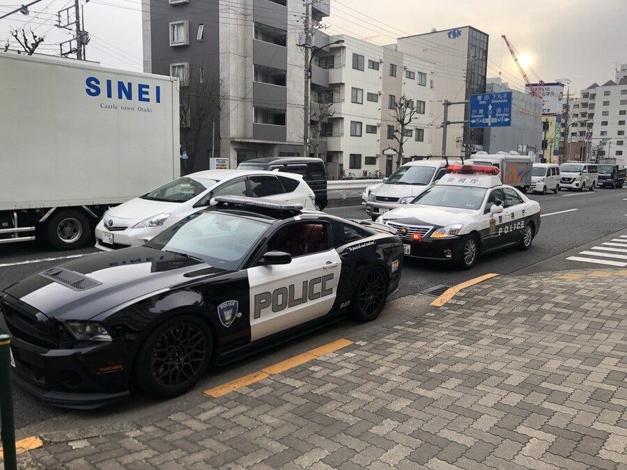 일본에서 경찰에게 단속되어 논란인. 튜닝카_1.jpg