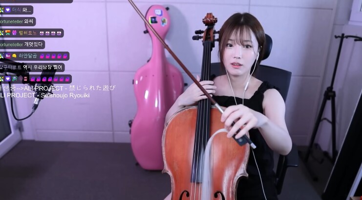 첼로 연주하다가 활이 부러진 유투버_2.png