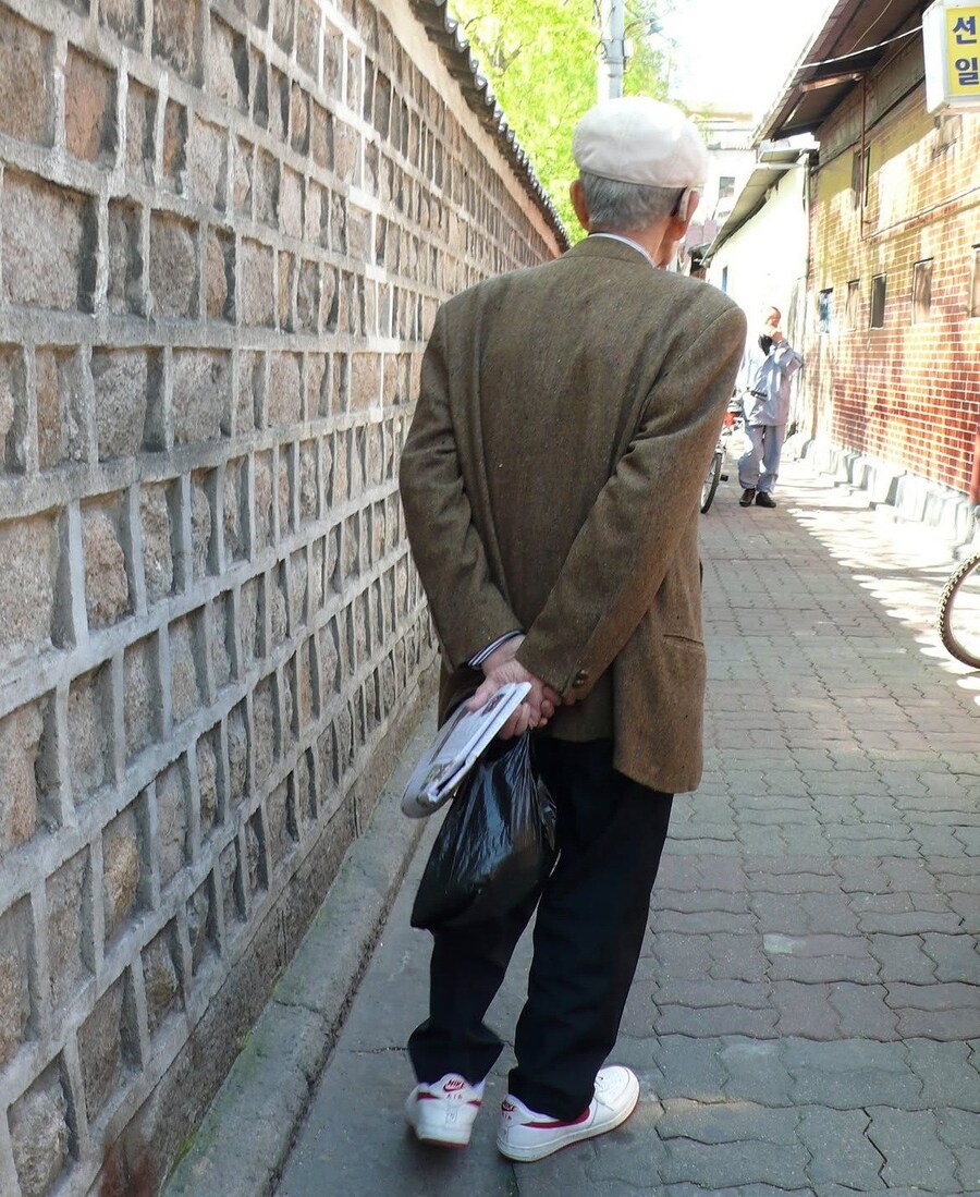 해외 패션 플랫폼에 소개된 동묘 할배 스트릿 패션.jpg_13.jpg