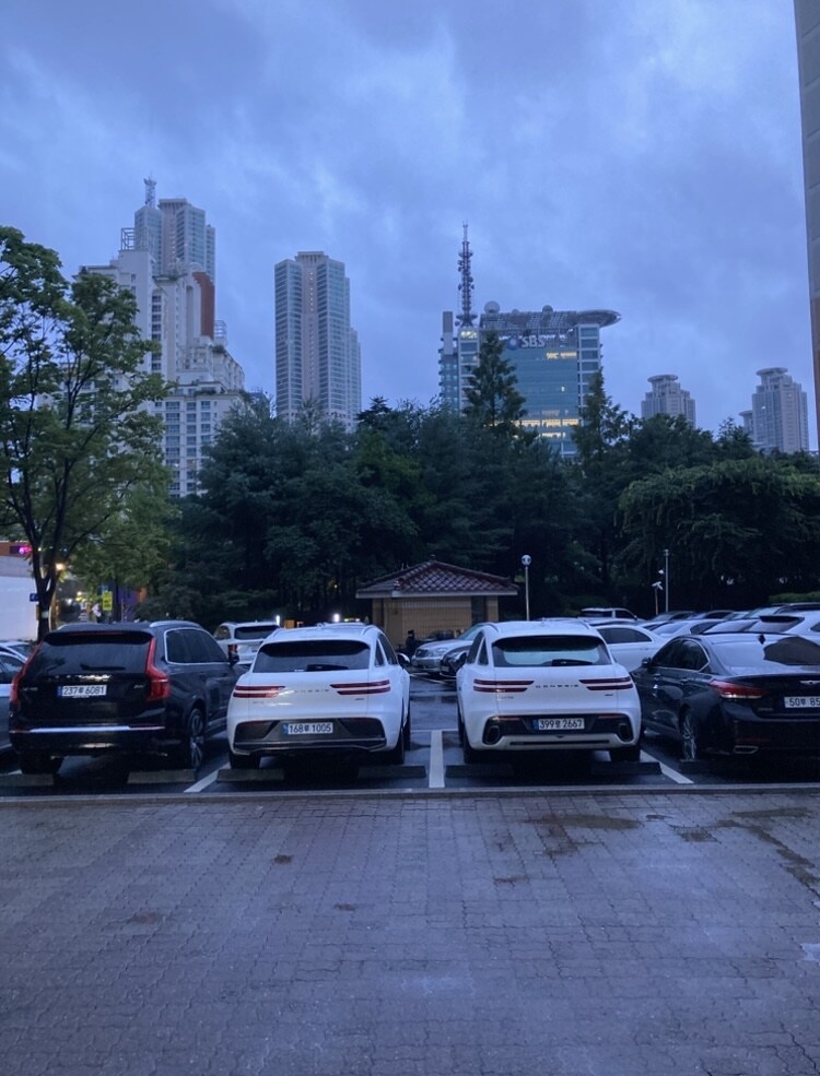아침운동하러가는중 동네 방송국샷_1.jpg