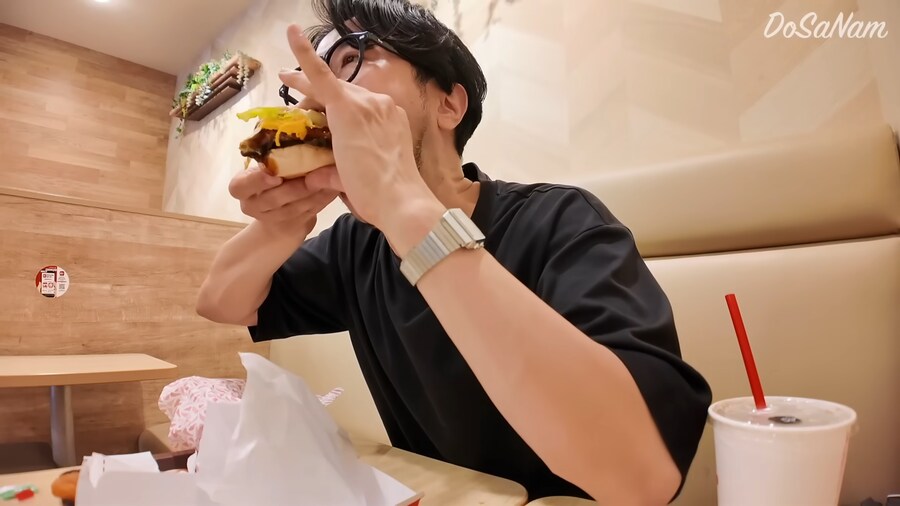 유튜브) 일본 롯데리아 장어 덮밥 버거_5.png