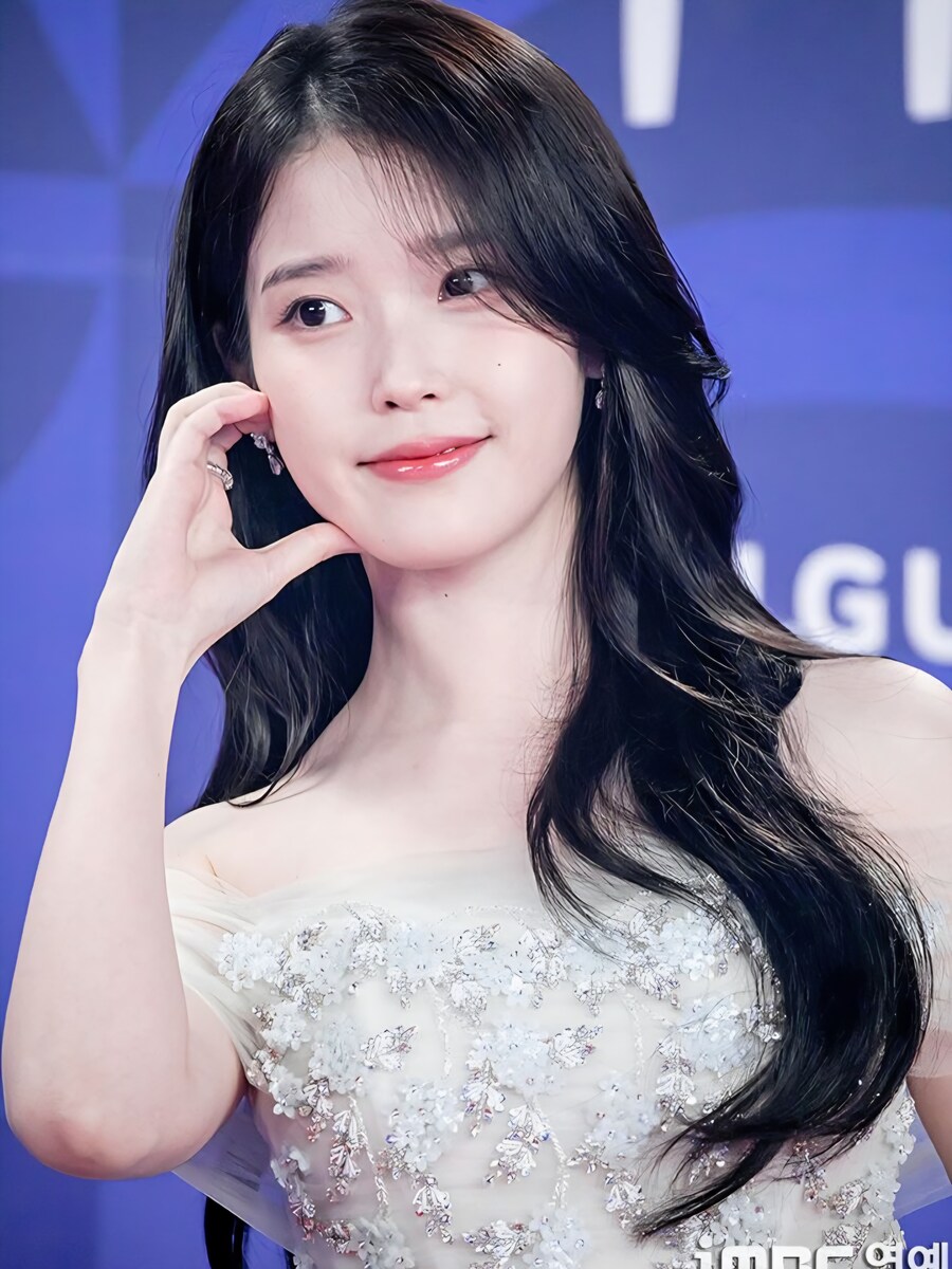 2025.07.19 아이유 인스타그램_18.jpg