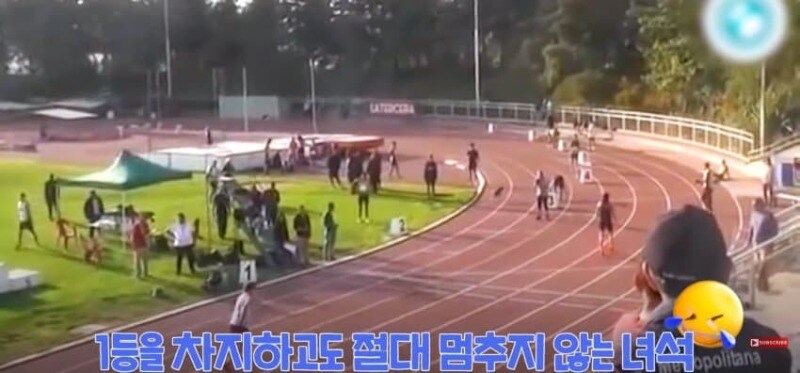 경기장 난입한 강아지_14.jpg