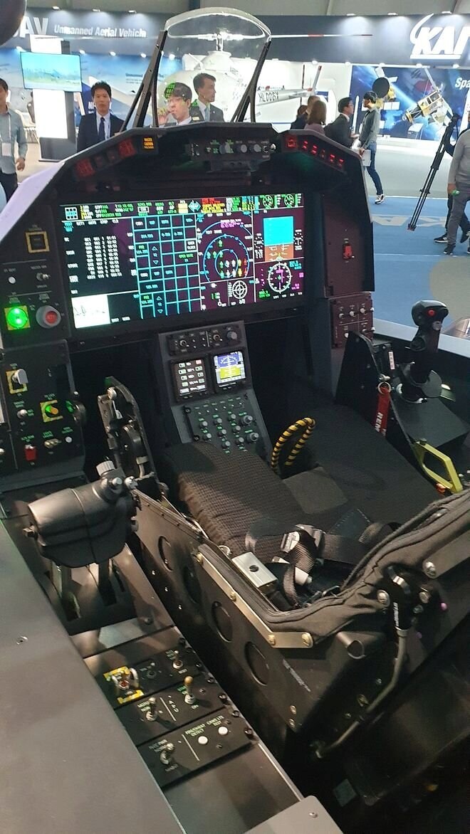 KF-21 보라매 내부 조종석 공개...jpg_1.jpg