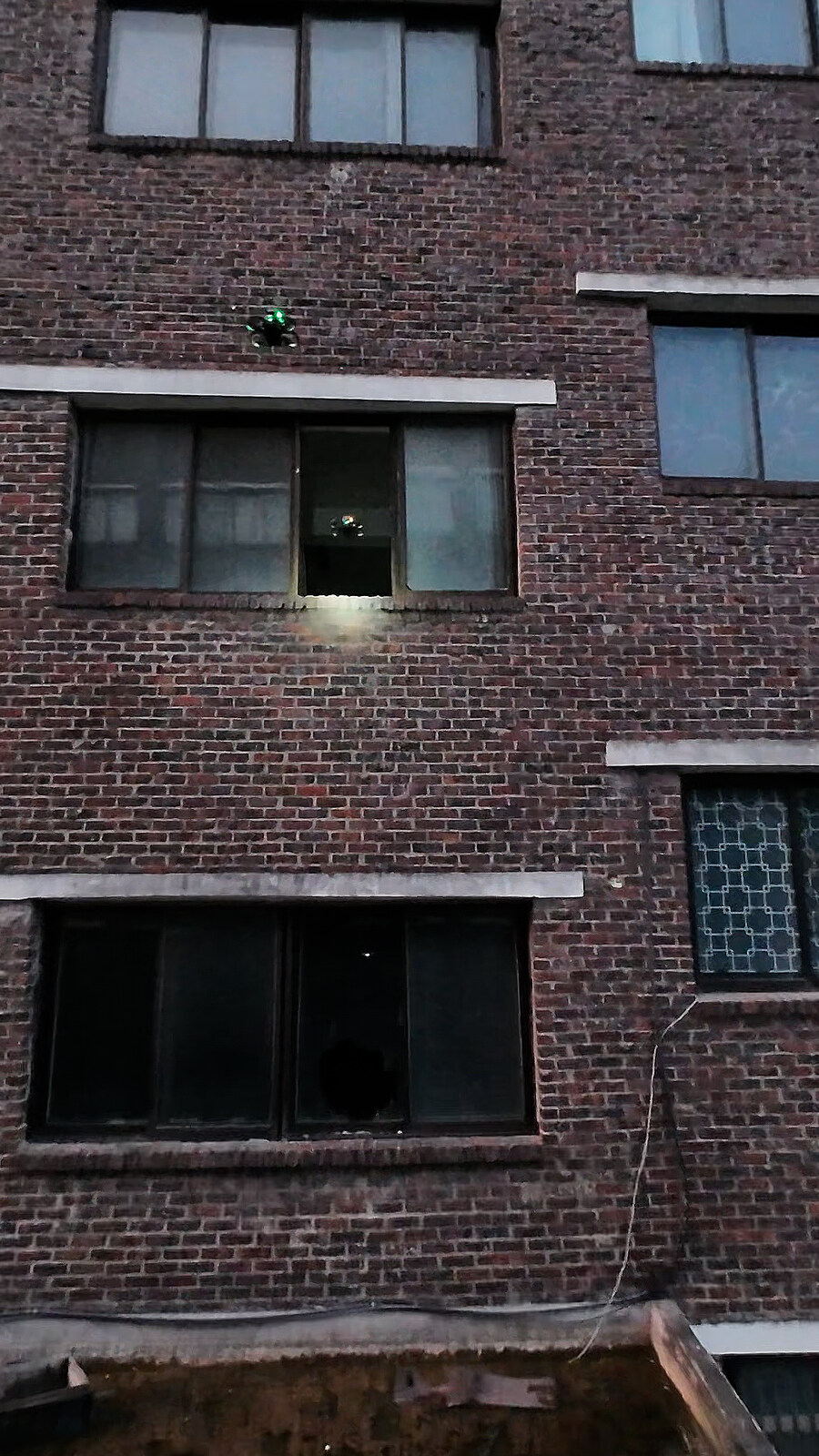 흉가체험의 새로운 패러다임 제시, 드론 고스트헌터즈? (서남대학교 shorts)_2.jpg