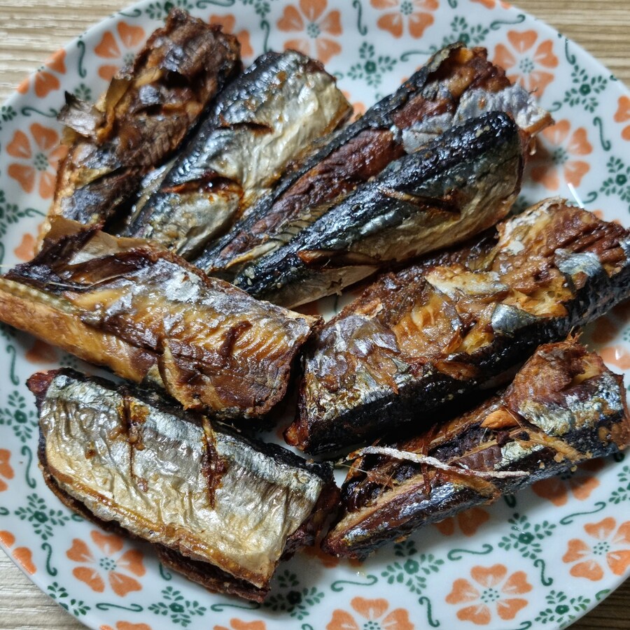 이것은 에어프라이어에 구운 꽁치임_1.jpg