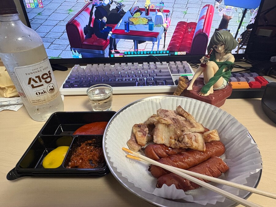 가난한 자취 여고생 술 마시는 중_1.png