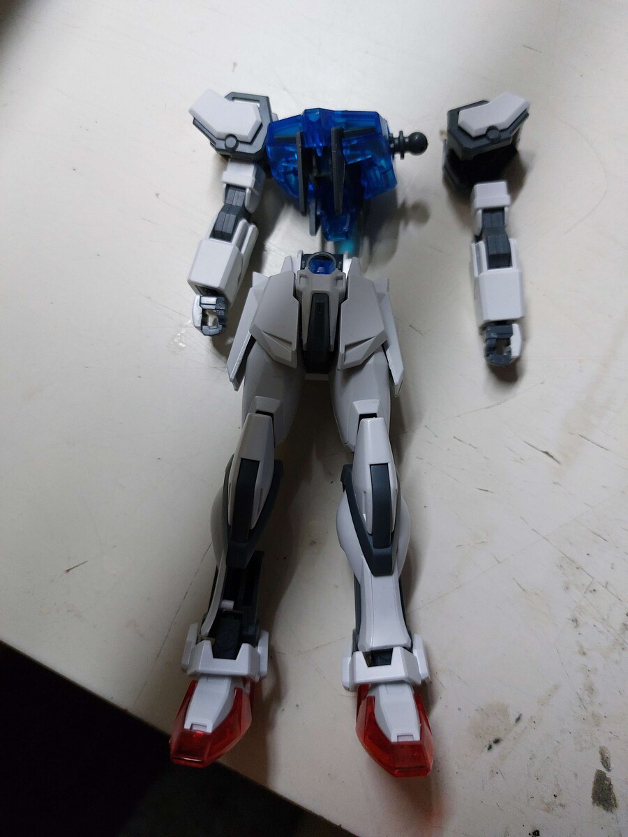 친구가 준 건담 다 조립했다_1.png