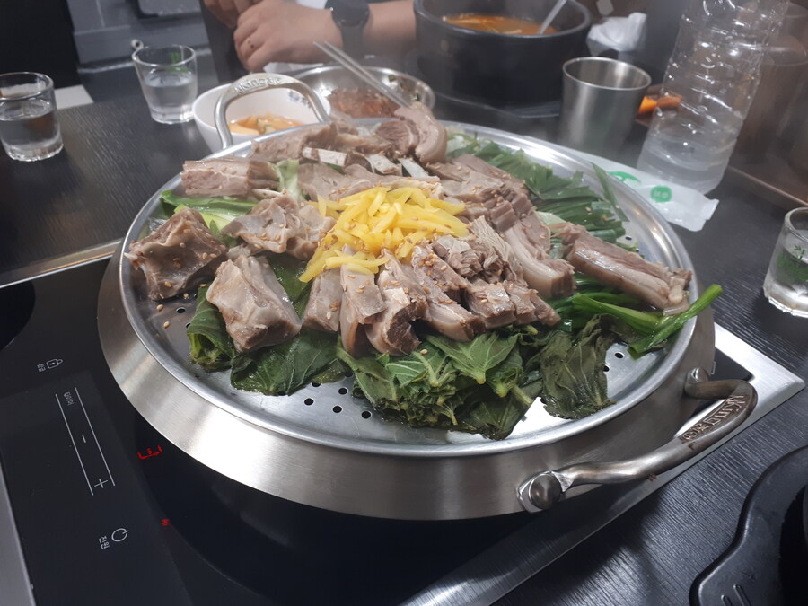 흑염소 수육_1.jpg