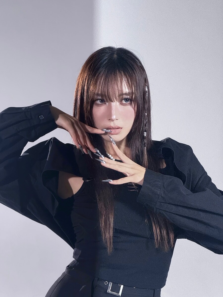 치어리더 하지원, 딱 달라붙는 '검스' 각선미…"아찔한 시선"_4.jpg