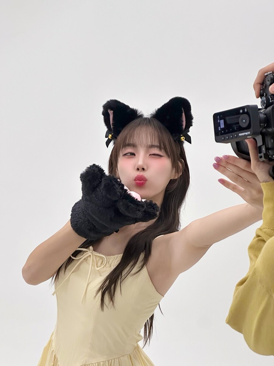 치어리더 하지원, 딱 달라붙는 '검스' 각선미…"아찔한 시선"_14.jpg