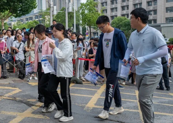 한 달에 하루 쉬는 중국 고3…‘학교 주말 휴식’ 입시 앞두고 흐지부지_1.jpg