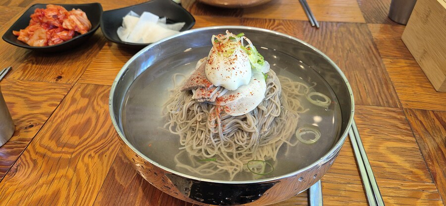 평양냉면은 참 알수없는 음식이네요.._1.jpg