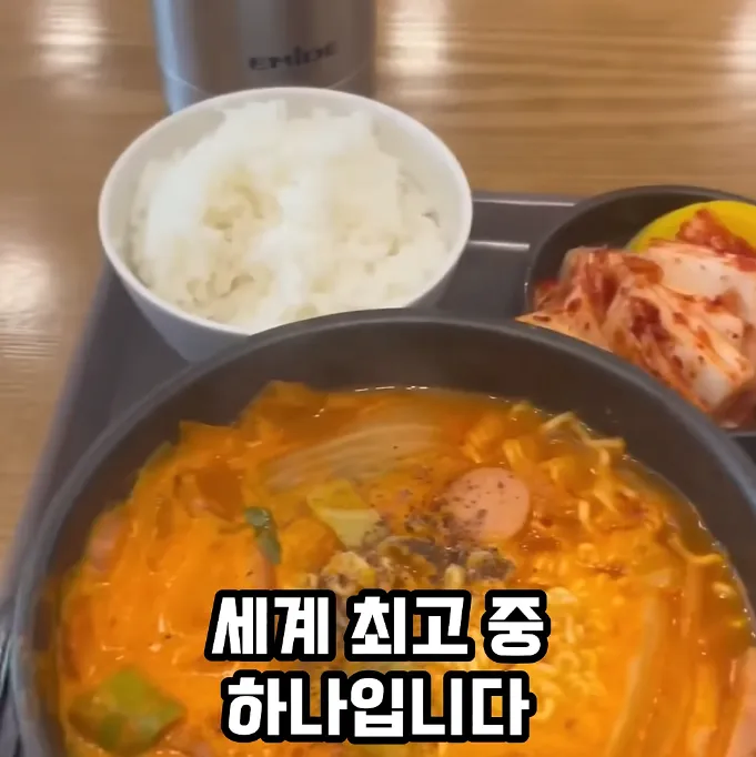 한국여행에서 봤던것 중 이건 너무 역겹다는 일본인_6.webp