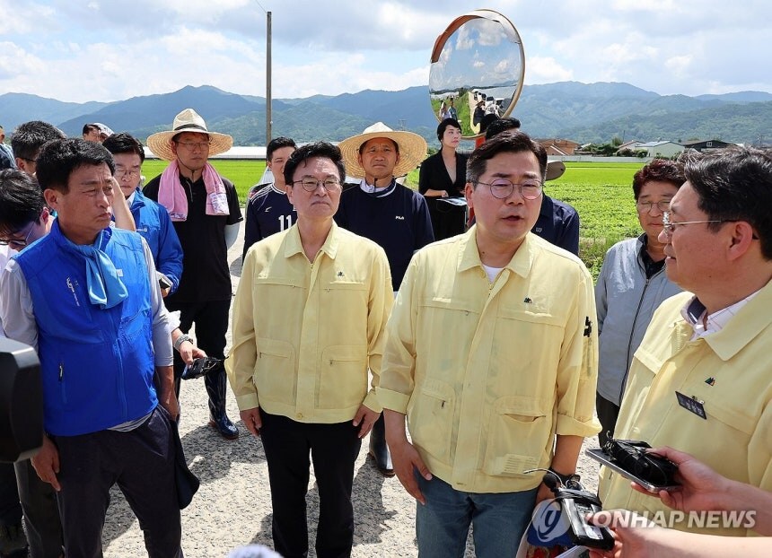수해 지역 찾은 박찬대 후보_6.jpg