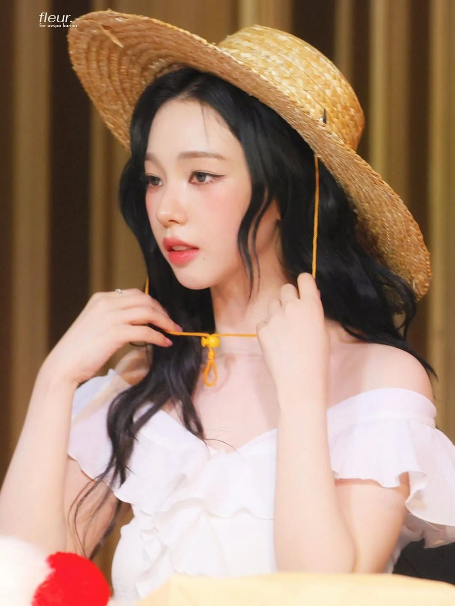 카리나~~~_1.webp
