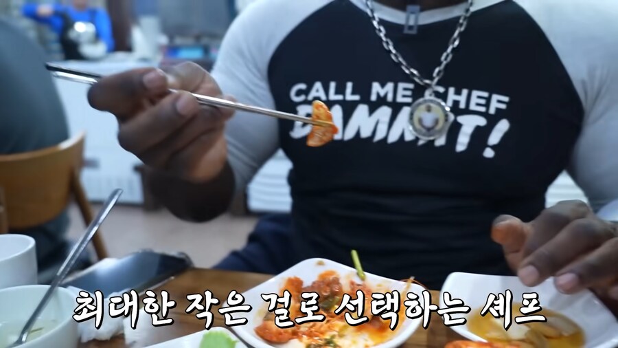 스스로 불러온 친절에 짓눌린 백악관 셰프_7.png