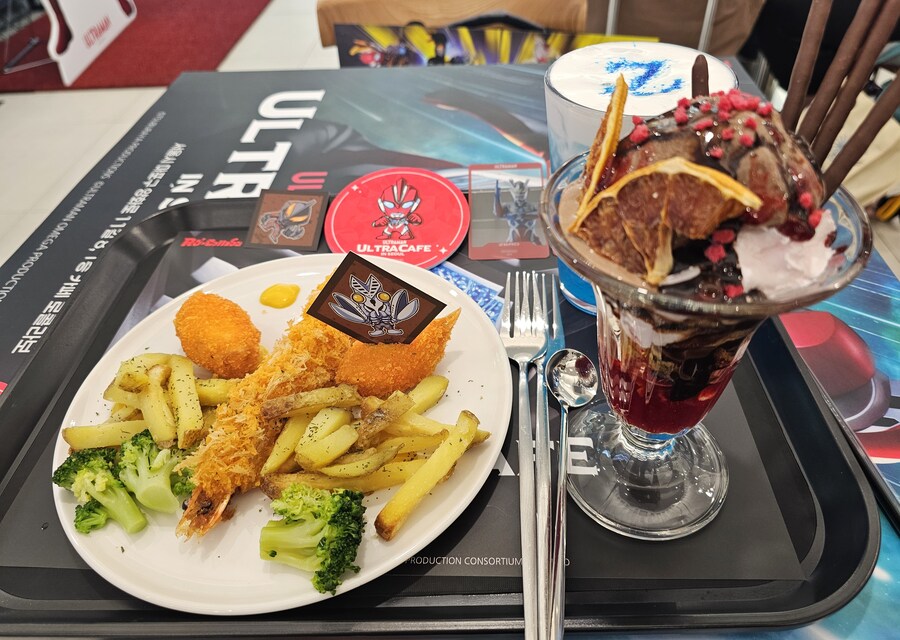 ULTRACAFE in SEOUL 울트라맨 콜라보카페_11.jpg