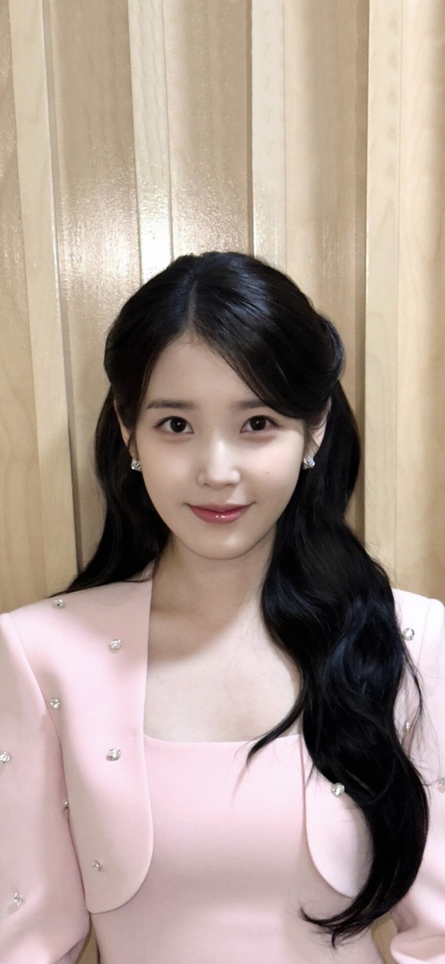 [IU] 인천공항본부세관 홍보대사 위촉식 모바일용 배경화면_3.jpg
