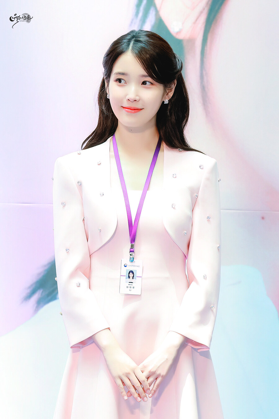 2025.07.25 아이유 인천공항본부세관 홍보대사 위촉식(월아조운)_3.jpg