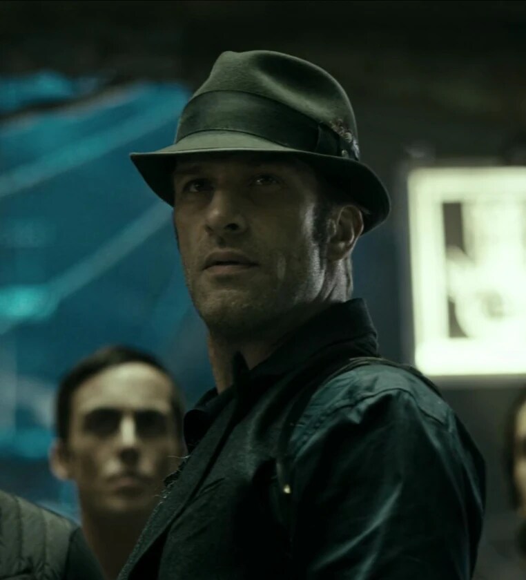 SF) 어느 노련한 형사의 우주 추리극_2.png