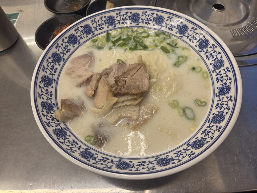 서울에서 먹는 제주 고기국수_1.jpg