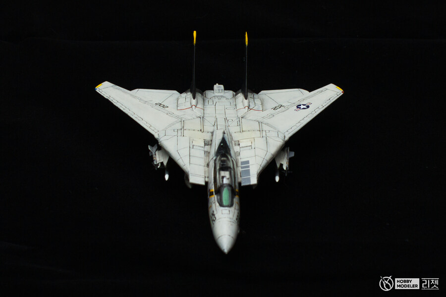 아카데미 1/144 미해군 F-14A VF-84 "졸리 로저스"_3.jpg